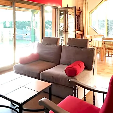 Maison Charmante A Avec Vue Sur Le Lac. Ferienhaus *