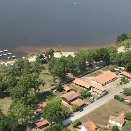 Maison Charmante A Avec Vue Sur Le Lac.